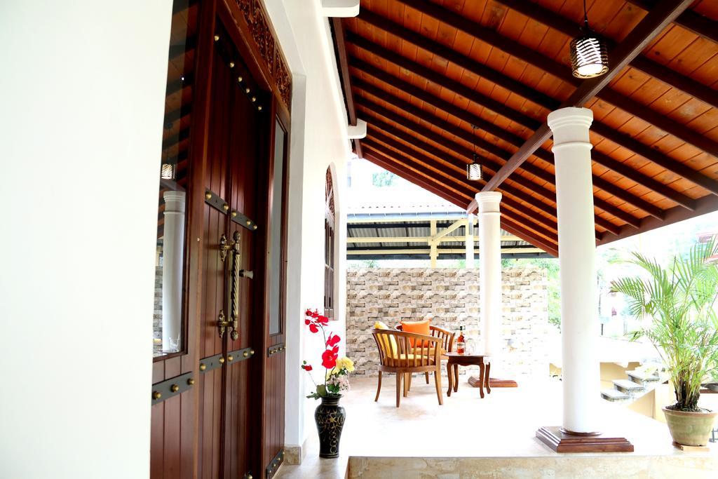 Nivahana Homestay Kandy Ngoại thất bức ảnh