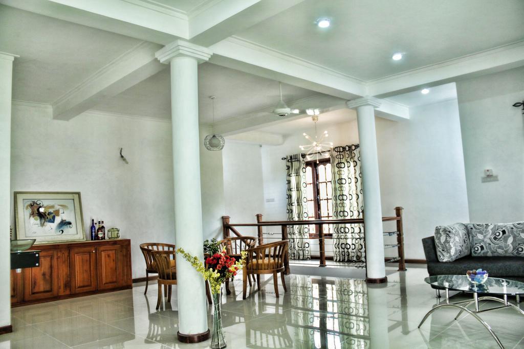 Nivahana Homestay Kandy Ngoại thất bức ảnh