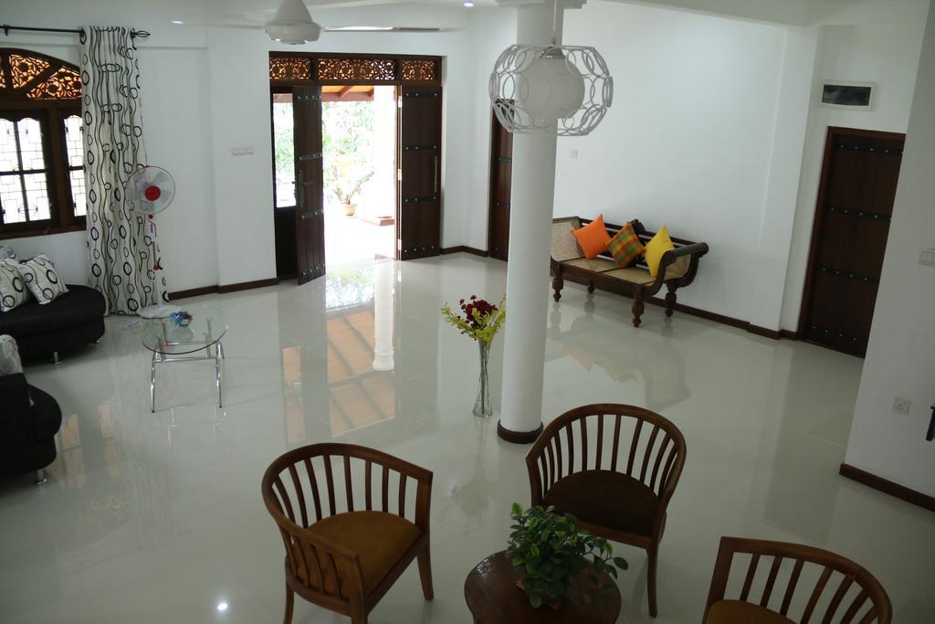 Nivahana Homestay Kandy Ngoại thất bức ảnh