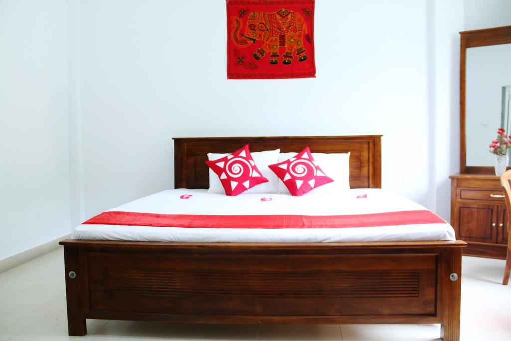 Nivahana Homestay Kandy Ngoại thất bức ảnh