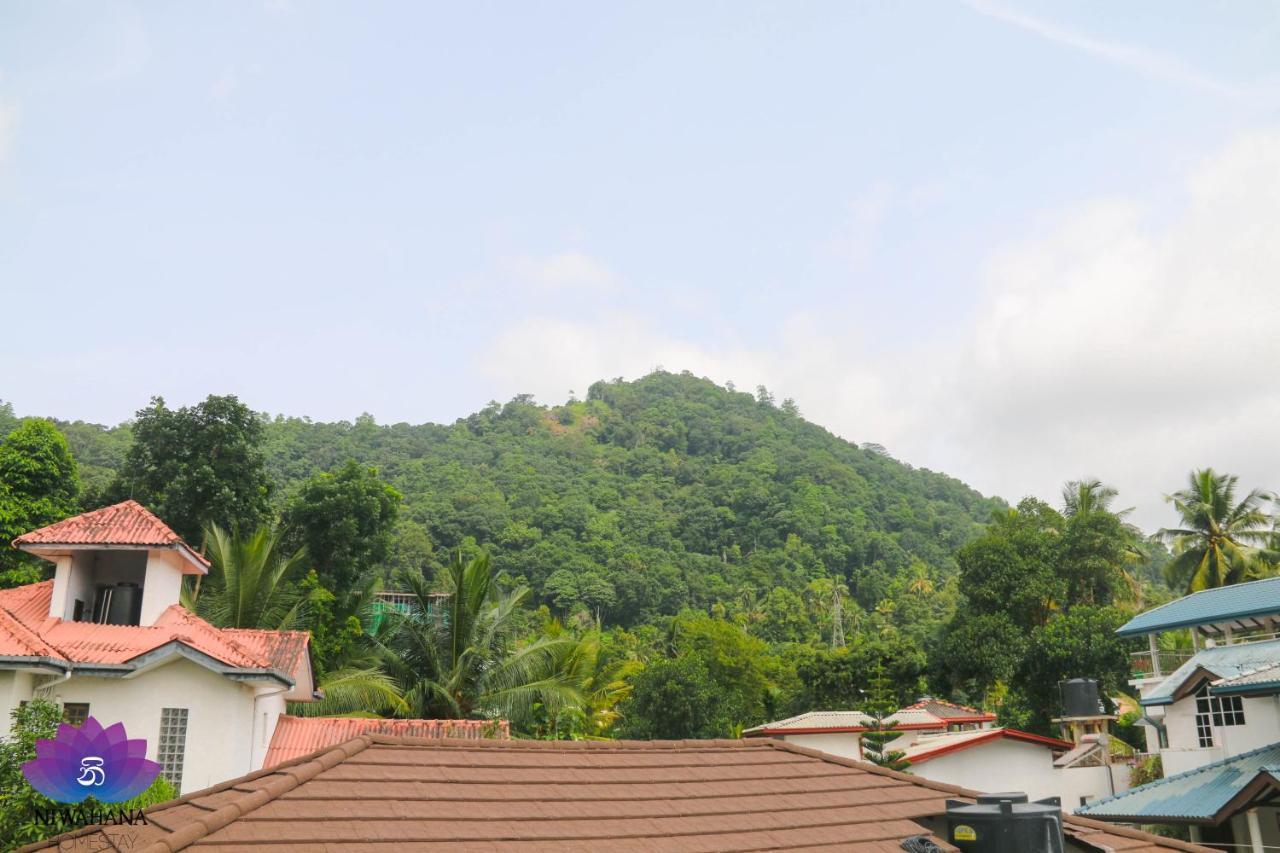 Nivahana Homestay Kandy Ngoại thất bức ảnh