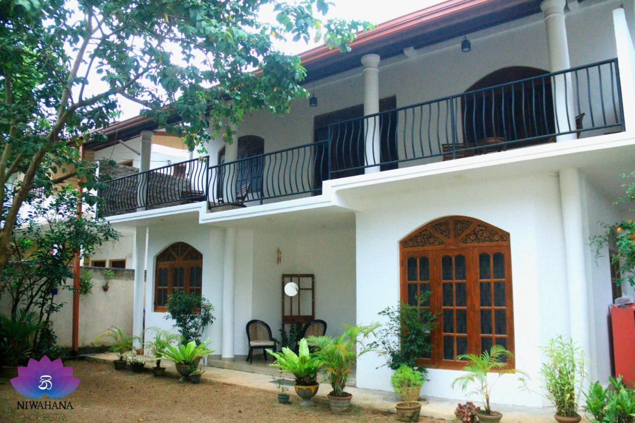 Nivahana Homestay Kandy Ngoại thất bức ảnh