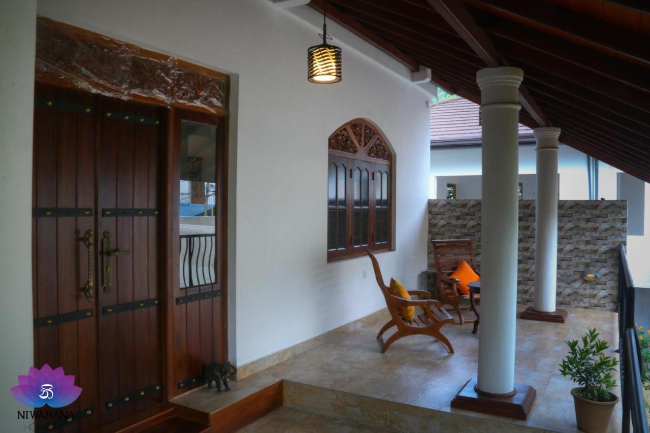 Nivahana Homestay Kandy Ngoại thất bức ảnh
